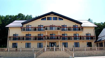 CASA BATA CASA BATA Casa Bata, cazare pe Valea Muresului